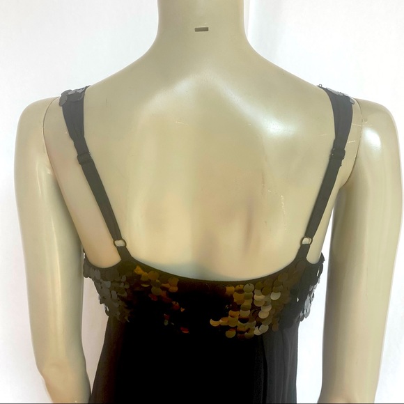 Hannah Jo With A Large Sequence Midi Dress - Picture 5 of 10